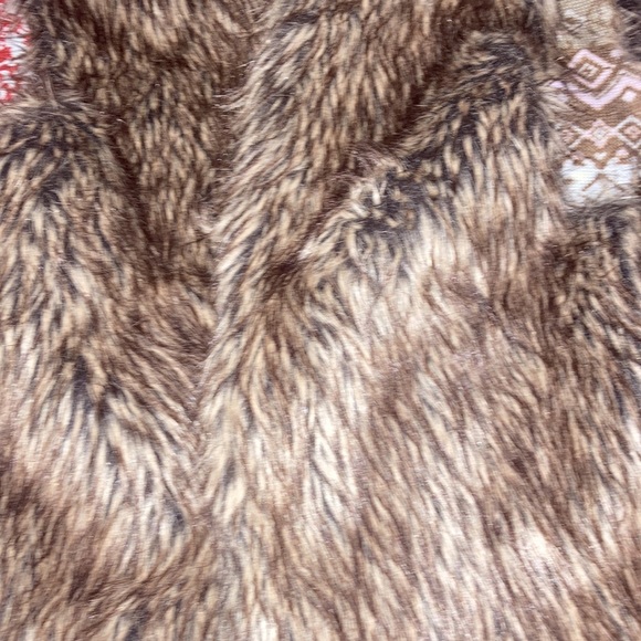 Girls fake fur vest Mudd size XL 16 - Picture 4 of 4